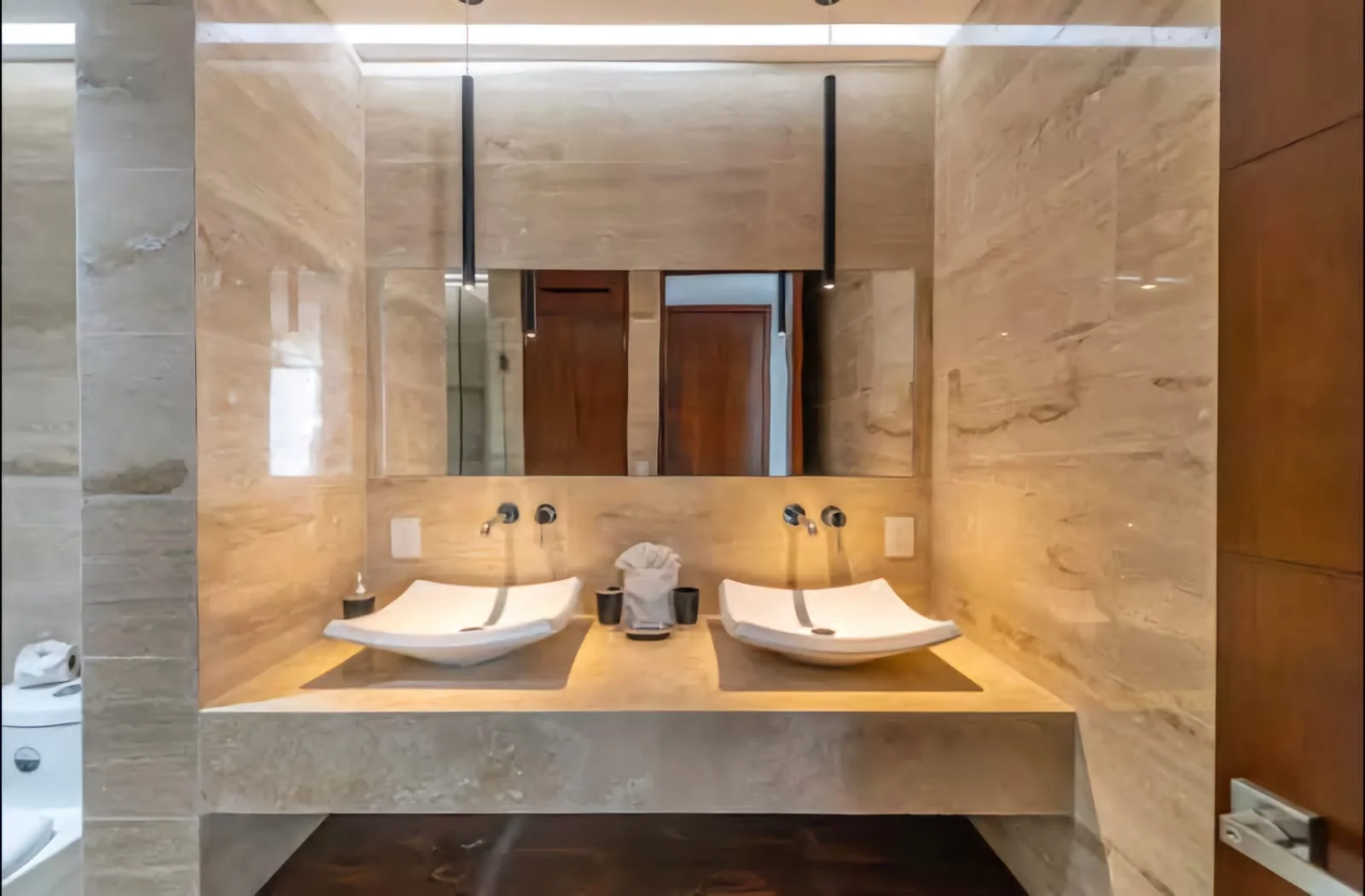 Casa Kiin interior and exterior views